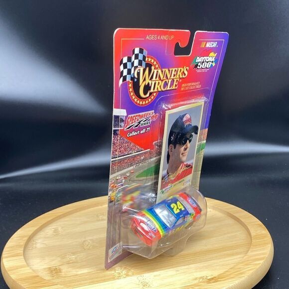 1999 1:64 scale Jeff Gordon Winners Circle car w/card from the Daytona 500 NIOB - Picture 3 of 8